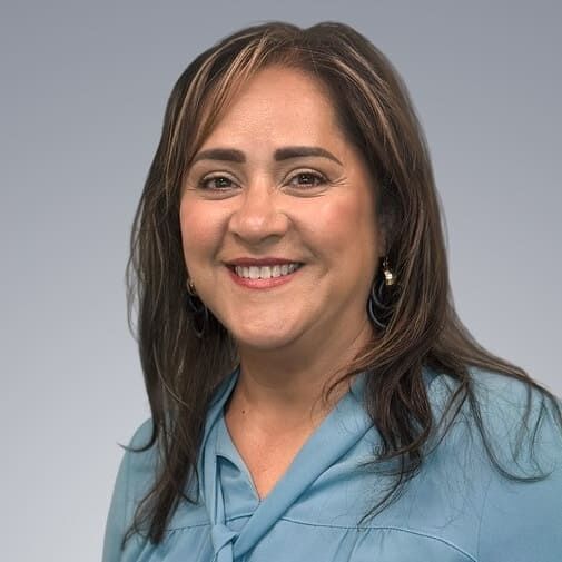 linda serrano headshot_square